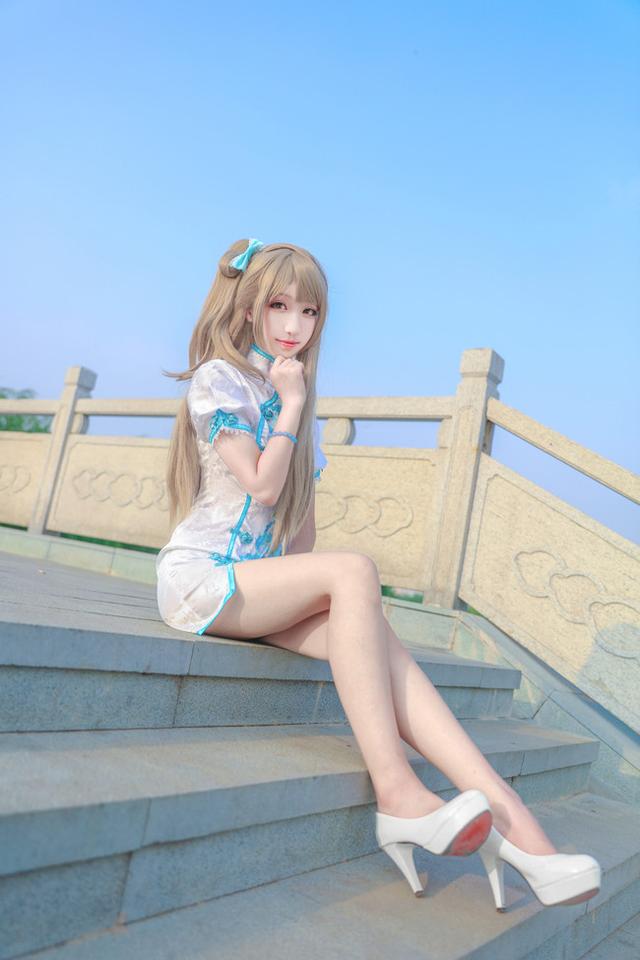 uj2L010AksNV50js.jpg