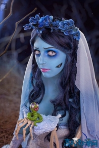 相似度较高‘Corpse Bride’僵尸新娘cosplay一组， Emily and Victor