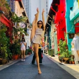体操女神赵敬楠上演高难度一字马，身材傲人晒美照成“校花”！