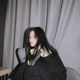 侧颜很美的小姐姐 鼻子很好看哦