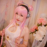 超级索尼子 cosplay 天使的面孔，魔鬼的身材