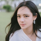 浙江大学校花詹陈黑色修身长裙秀出好身材