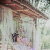 脉脉眼中波，盈盈花盛处苏