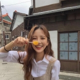 分享一枚韩国小姐姐 长发短发都很好看 笑起来超甜啊