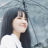 两位都曾是武大校花，一位是“樱花女神”，另一位如今走红演艺圈