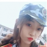 校花姐姐“化浓妆”军训走红网络，被教练罚站太阳底下