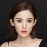 娱乐圈中曾是校花的女明星，刘亦菲仙气十足，唐嫣甜美！