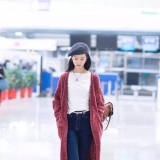 两大校花穿搭太甜美：水果系女神章若楠，“第一校花”陈都灵！