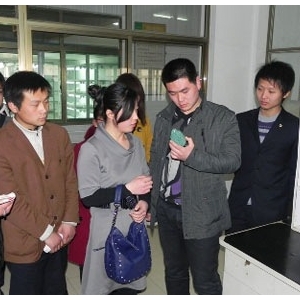 山东夏津大学生村官开展“学习张广秀、奉献