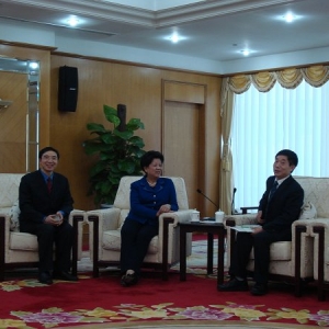 全国人大常委会副委员长陈至立关心我校发展
