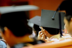 中国人民大学在职研究生一年能报考几次？