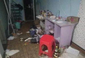 一对考研情侣退租，房东打开门的瞬间哭了…