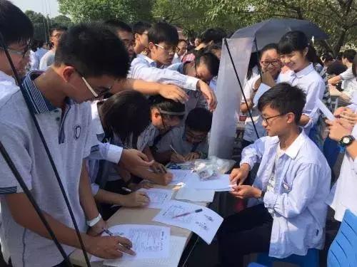 大学，为什么一定要加社团