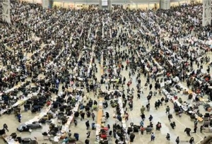 C95社团张贴拒绝中国人韩国人的标语！主办
