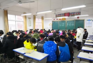 盛湾一中周六社团活动