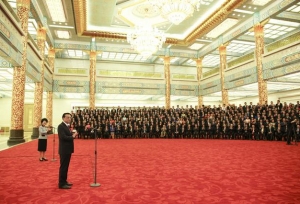 李克强会见第八届世界华侨华人社团联谊大会