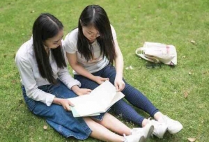 越来越多的师范大学开始招收公费生，从直属高校推广到各省属高校