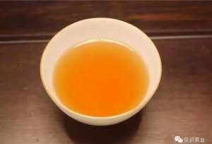 曾经香港最大的黑帮头子，他的品位可以从这