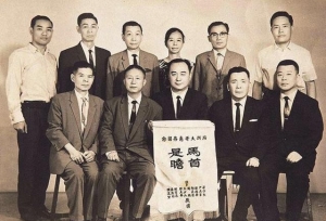 号称黑帮大元帅，执掌新义安50年，曾命令警