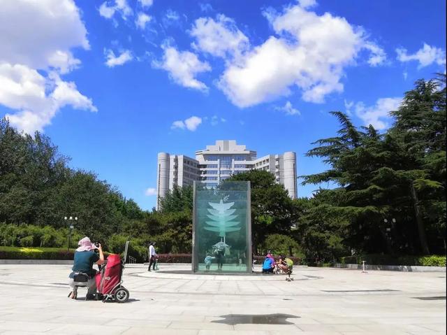 “乘风破浪”的快递员，北理工小李“奥利给”