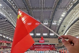 厉害了！华中科技大学研究生开学了，00后都