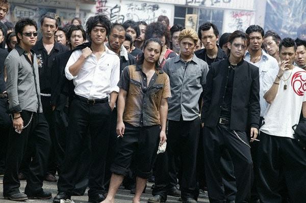 《热血高校》转校生泷谷源治和“万兽之王”芹泽多摩雄谁更厉害？