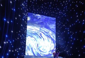国画“动”起来了——《时光·宝藏—对话达芬奇》沉浸式光影艺术展在深圳展出
