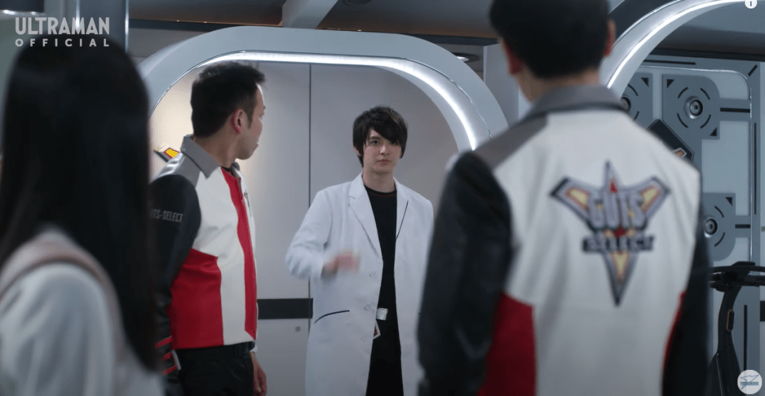 特利迦第2话，史上最快自曝奥特曼，身世或有秘密
