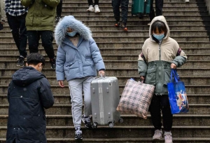 温暖回家路 西安电子科技大学风雪中护送学