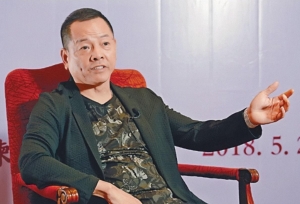 崩牙驹巅峰时有多强？赶跑上海仔，逼刀文龙下海，上门暴揍鸡脚黑
