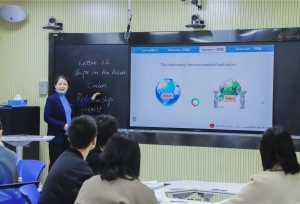 大学教师收入是多少？高校副教授晒出工资条，网友：这也不多啊
